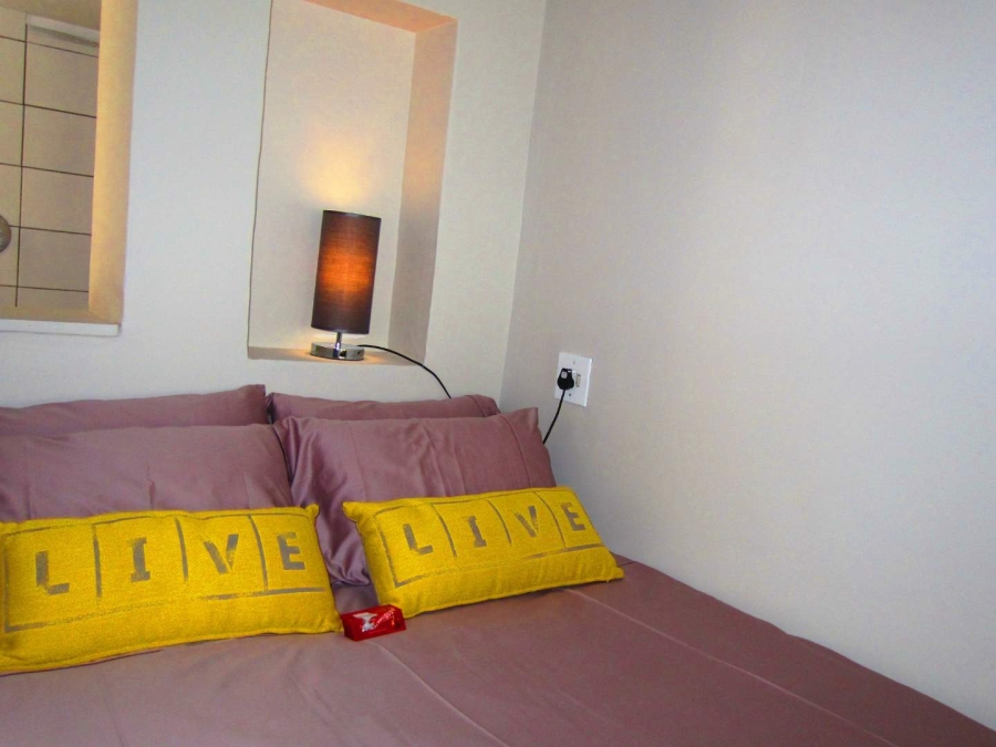 To Let 1 Bedroom Property for Rent in Vredehoek Western Cape